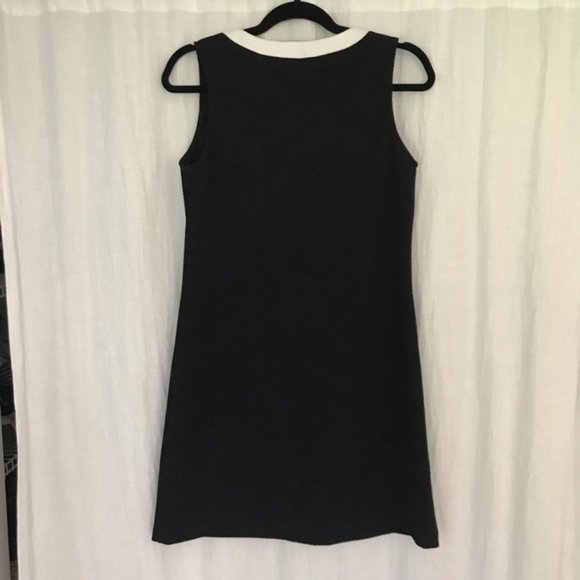 Snappy Turtle Black and White Shift Dress - Picture 2 of 3